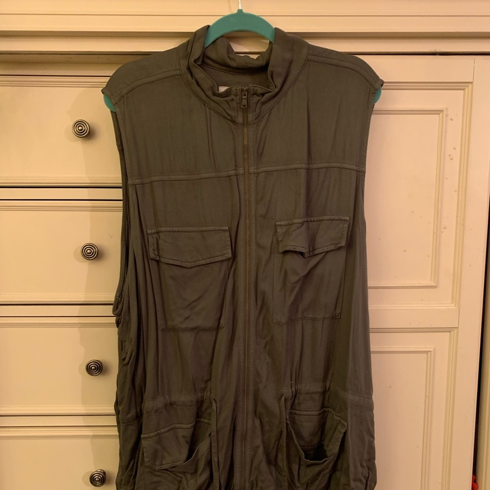COPY - Oversized Army green vest
